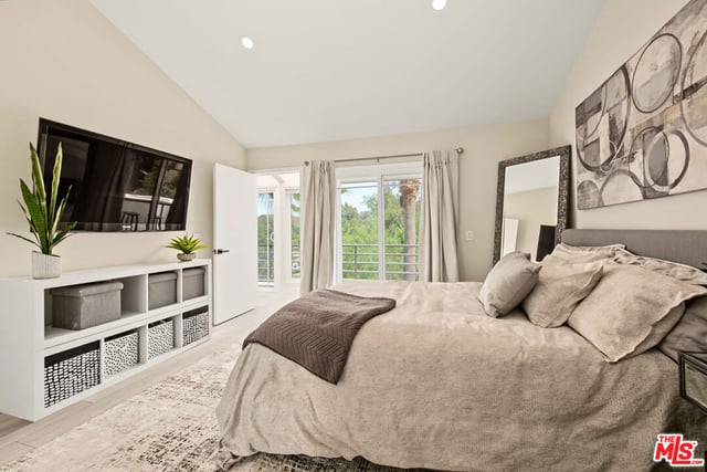 21490 Arcos Drive, Woodland Hills, CA 91364 — photo 26 of 38