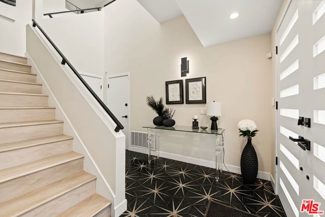 21490 Arcos Drive, Woodland Hills, CA 91364 — photo 5 of 38