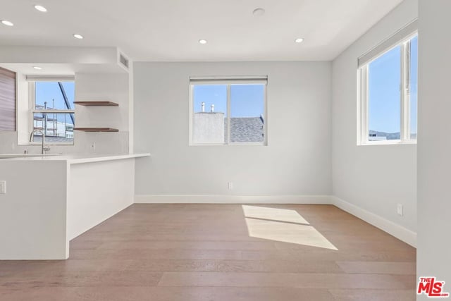 935 N Hudson Avenue 401, Los Angeles, CA 90038 — photo 7 of 29