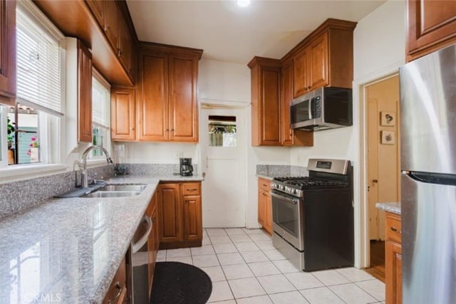 1332 Masselin Avenue A&B, Los Angeles, CA 90019 — photo 13 of 45
