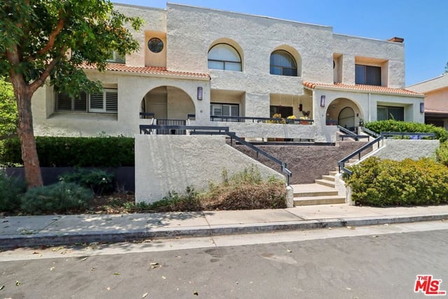 21620 Burbank Boulevard 9, Woodland Hills, CA 91367 — photo 14 of 14