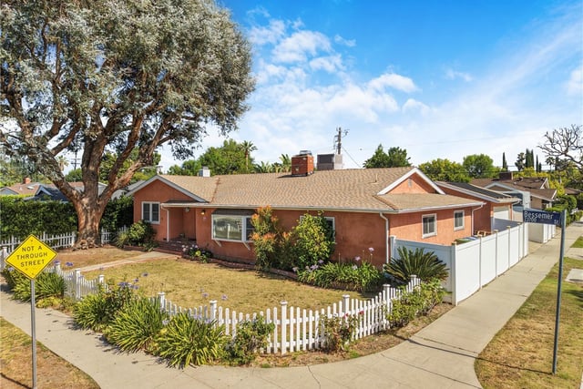 23728 Bessemer Street, Woodland Hills, CA 91367 — photo 4 of 29