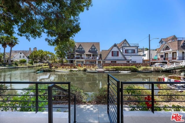 2331 Eastern Canal, Venice, CA 90291 — photo 5 of 60