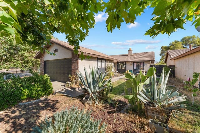 3456 San Felipe Court, Palmdale, CA 93550 — photo 4 of 40