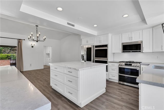 22388 Algunas Road, Woodland Hills, CA 91364 — photo 14 of 42