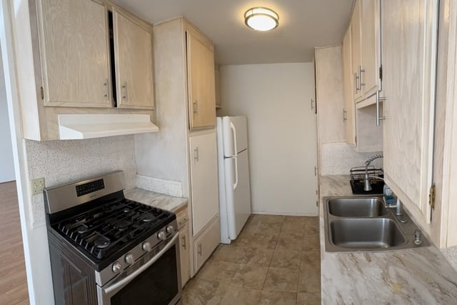 7731 Klump, Los Angeles, CA 91352 — photo 10 of 23