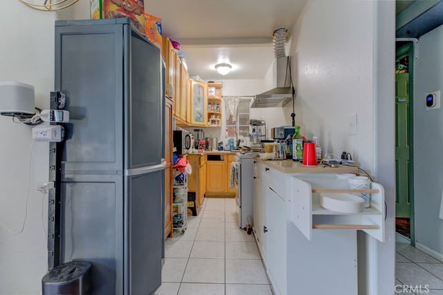 7731 Klump, Los Angeles, CA 91352 — photo 11 of 23