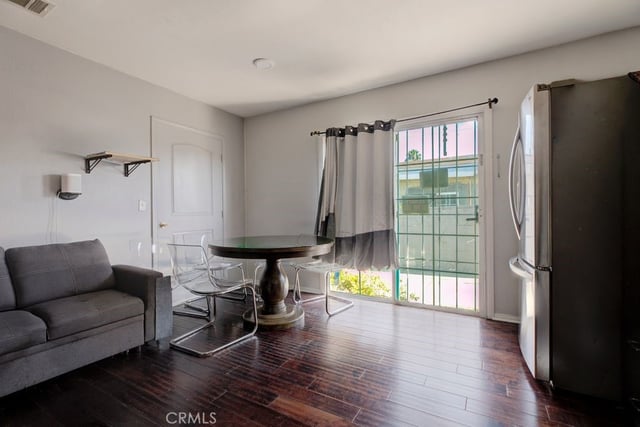 7731 Klump, Los Angeles, CA 91352 — photo 5 of 23