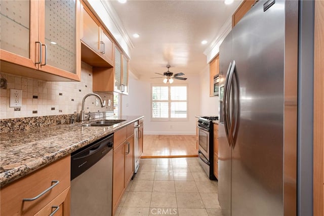 4536 Colbath Avenue 102, Sherman Oaks, CA 91423 — photo 18 of 29