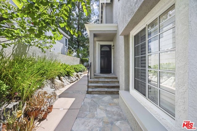 950 Misty Canyon Avenue, Westlake Village, CA 91362 — photo 3 of 35