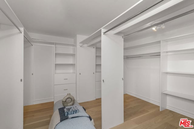 11723 Mayfield Avenue 4, Los Angeles, CA 90049 — photo 11 of 31