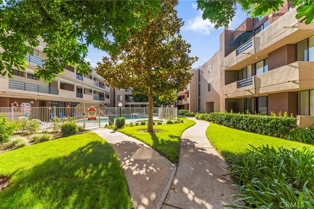 7826 Topanga Canyon Blvd 308, Canoga Park, CA 91304 — photo 3 of 36