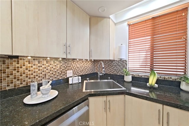 7826 Topanga Canyon Blvd 308, Canoga Park, CA 91304 — photo 5 of 36