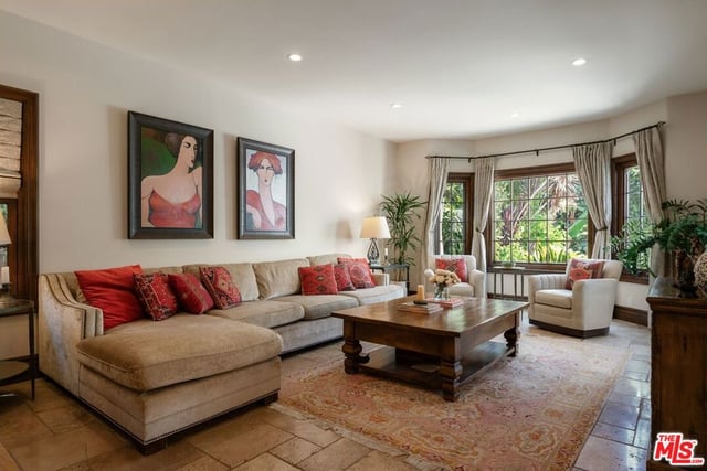 402 11th Street, Santa Monica, CA 90402 — photo 12 of 34