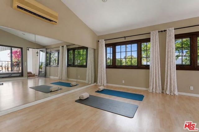 402 11th Street, Santa Monica, CA 90402 — photo 25 of 34