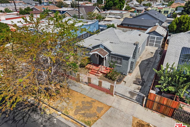 1333 W 57th Street, Los Angeles, CA 90037 — photo 3 of 32