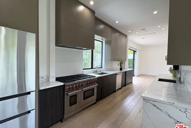 4338 Huntley Avenue, Culver City, CA 90230 — photo 3 of 31