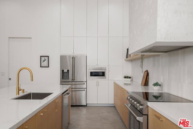 3949 N Glenalbyn Drive, Los Angeles, CA 90065 — photo 11 of 34