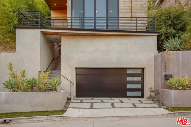 3949 N Glenalbyn Drive, Los Angeles, CA 90065 — photo 3 of 34