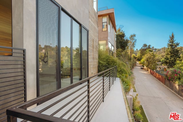 3949 N Glenalbyn Drive, Los Angeles, CA 90065 — photo 5 of 34