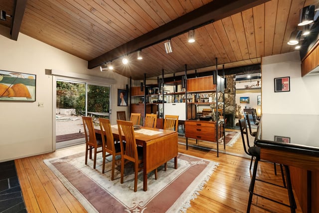 13044 Sky Valley Road, Los Angeles, CA 90049 — photo 7 of 29
