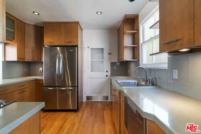 15222 1/2 Dickens Street, Los Angeles, CA 91403 — photo 23 of 53