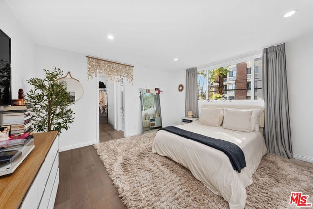 11970 Montana Avenue 207, Los Angeles, CA 90049 — photo 14 of 23
