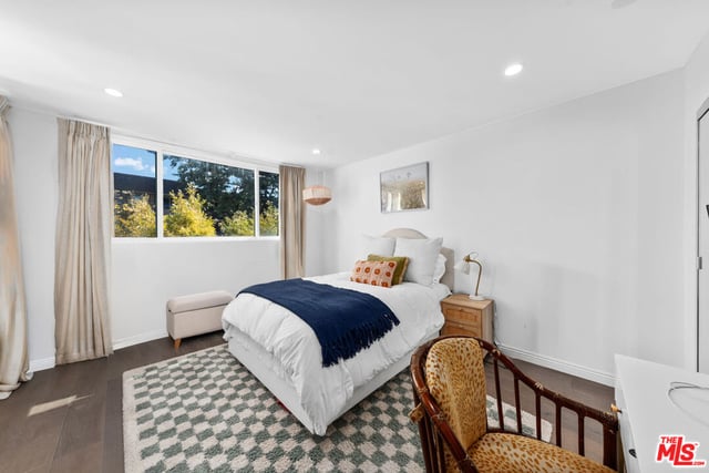 11970 Montana Avenue 207, Los Angeles, CA 90049 — photo 18 of 23