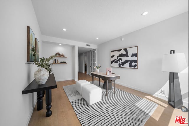 4477 Wilshire Boulevard 308, Los Angeles, CA 90010 — photo 19 of 37