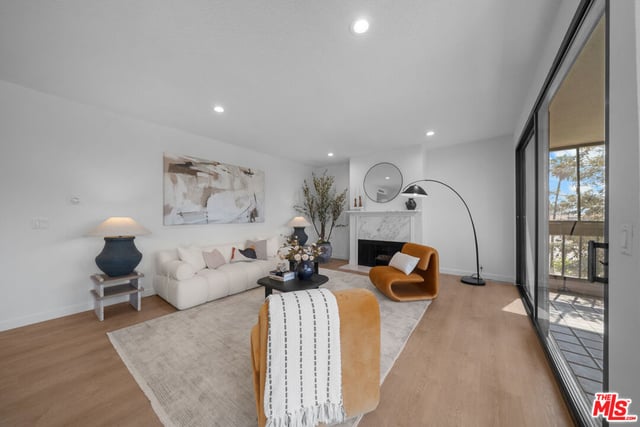 4477 Wilshire Boulevard 308, Los Angeles, CA 90010 — photo 2 of 37