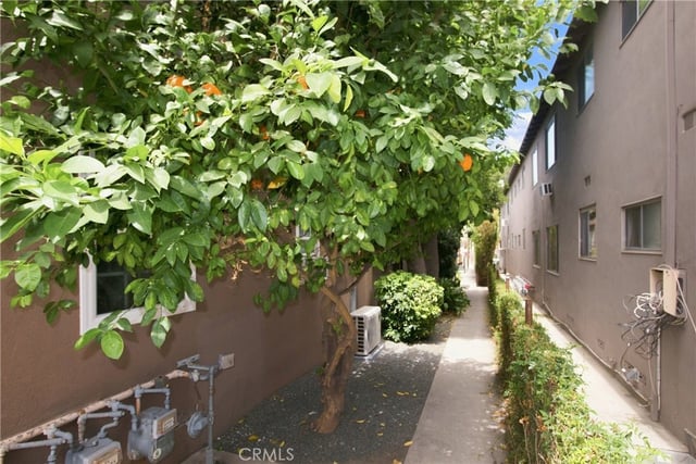 15034 Dickens Street 4, Sherman Oaks, CA 91403 — photo 22 of 35