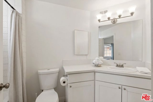 14422 Terra Bella Street A, Los Angeles, CA 91402 — photo 13 of 20