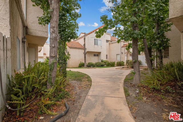14422 Terra Bella Street A, Los Angeles, CA 91402 — photo 19 of 20