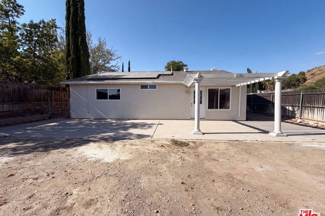 14602 Rosecourt Drive, Santa Clarita, CA 91387 — photo 5 of 24