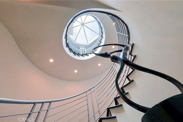 8835 Evanview, Los Angeles, CA 90069 — photo 20 of 33