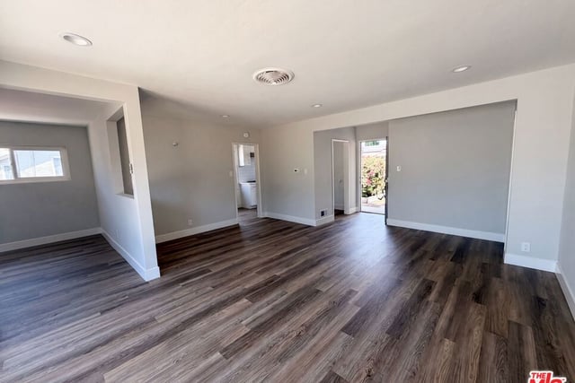 8015 Aldea Avenue, Los Angeles, CA 91406 — photo 11 of 28