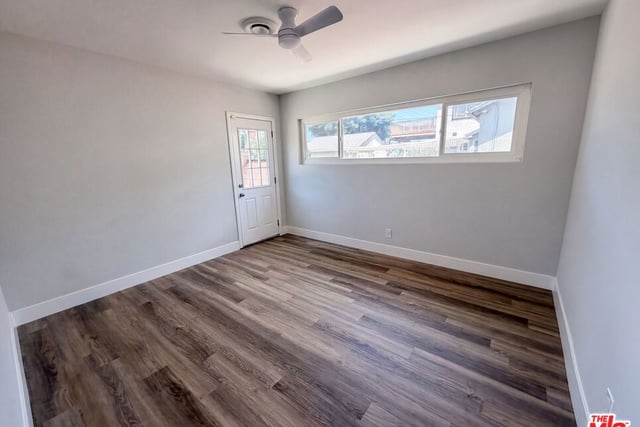 8015 Aldea Avenue, Los Angeles, CA 91406 — photo 13 of 28