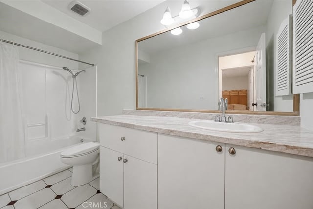 525 S Ardmore Avenue 320, Los Angeles, CA 90020 — photo 11 of 29