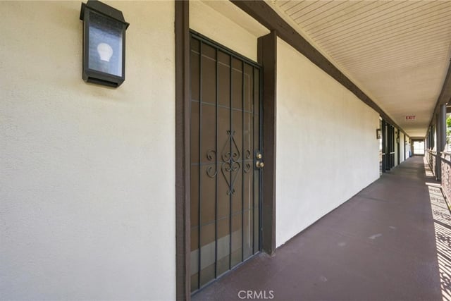 525 S Ardmore Avenue 320, Los Angeles, CA 90020 — photo 18 of 29
