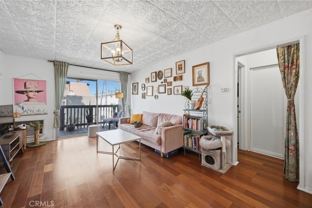 525 S Ardmore Avenue 320, Los Angeles, CA 90020 — photo 5 of 29