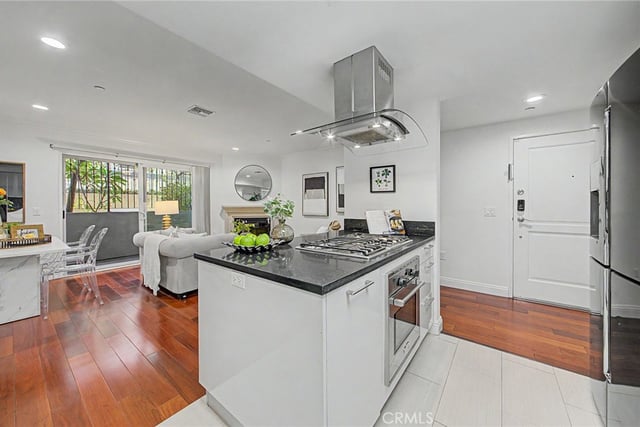 970 S St. Andrews Place 103, Los Angeles, CA 90019 — photo 14 of 37