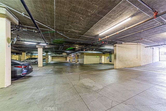 970 S St. Andrews Place 103, Los Angeles, CA 90019 — photo 31 of 37