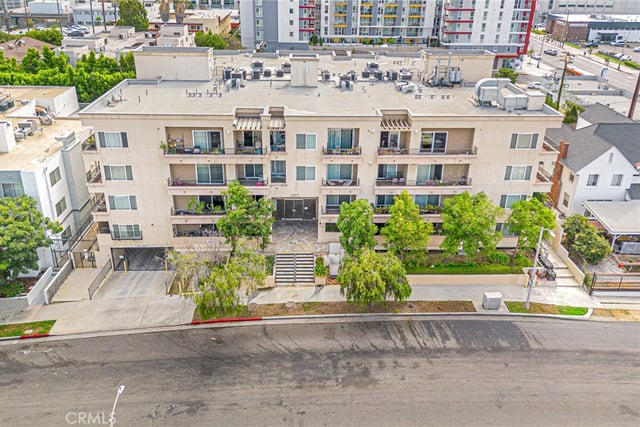 970 S St. Andrews Place 103, Los Angeles, CA 90019 — photo 32 of 37