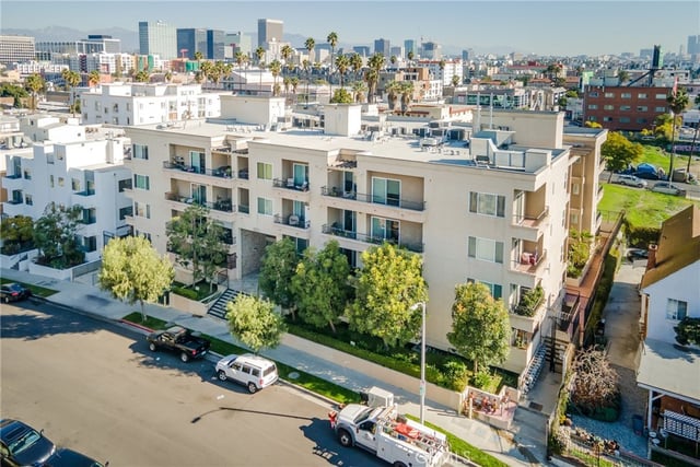 970 S St. Andrews Place 103, Los Angeles, CA 90019 — photo 33 of 37