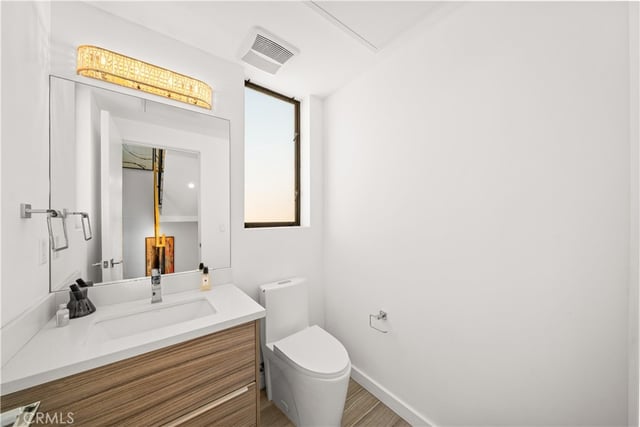 5151 W Redondo Court, Los Angeles, CA 90019 — photo 13 of 40