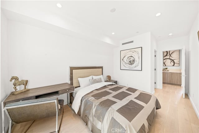 5151 W Redondo Court, Los Angeles, CA 90019 — photo 19 of 40