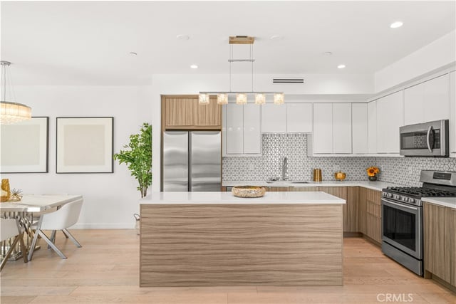 5151 W Redondo Court, Los Angeles, CA 90019 — photo 8 of 40