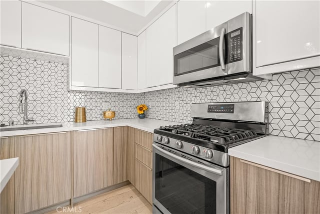 5151 W Redondo Court, Los Angeles, CA 90019 — photo 9 of 40