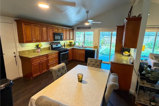 44148 Gingham Avenue, Lancaster, CA 93535 — photo 10 of 27