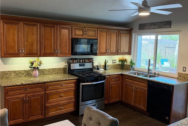 44148 Gingham Avenue, Lancaster, CA 93535 — photo 11 of 27